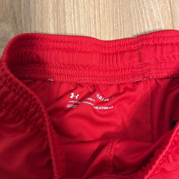 Under armour red athletic shorts size youth large boys - Picture 2 of 8